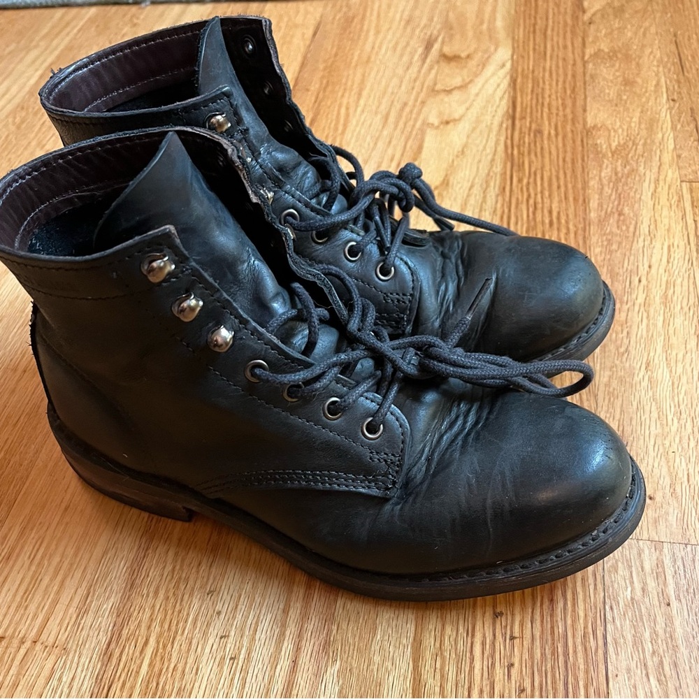 Wolverine Black Leather Lace-Up Boots Upper Vibram Sole